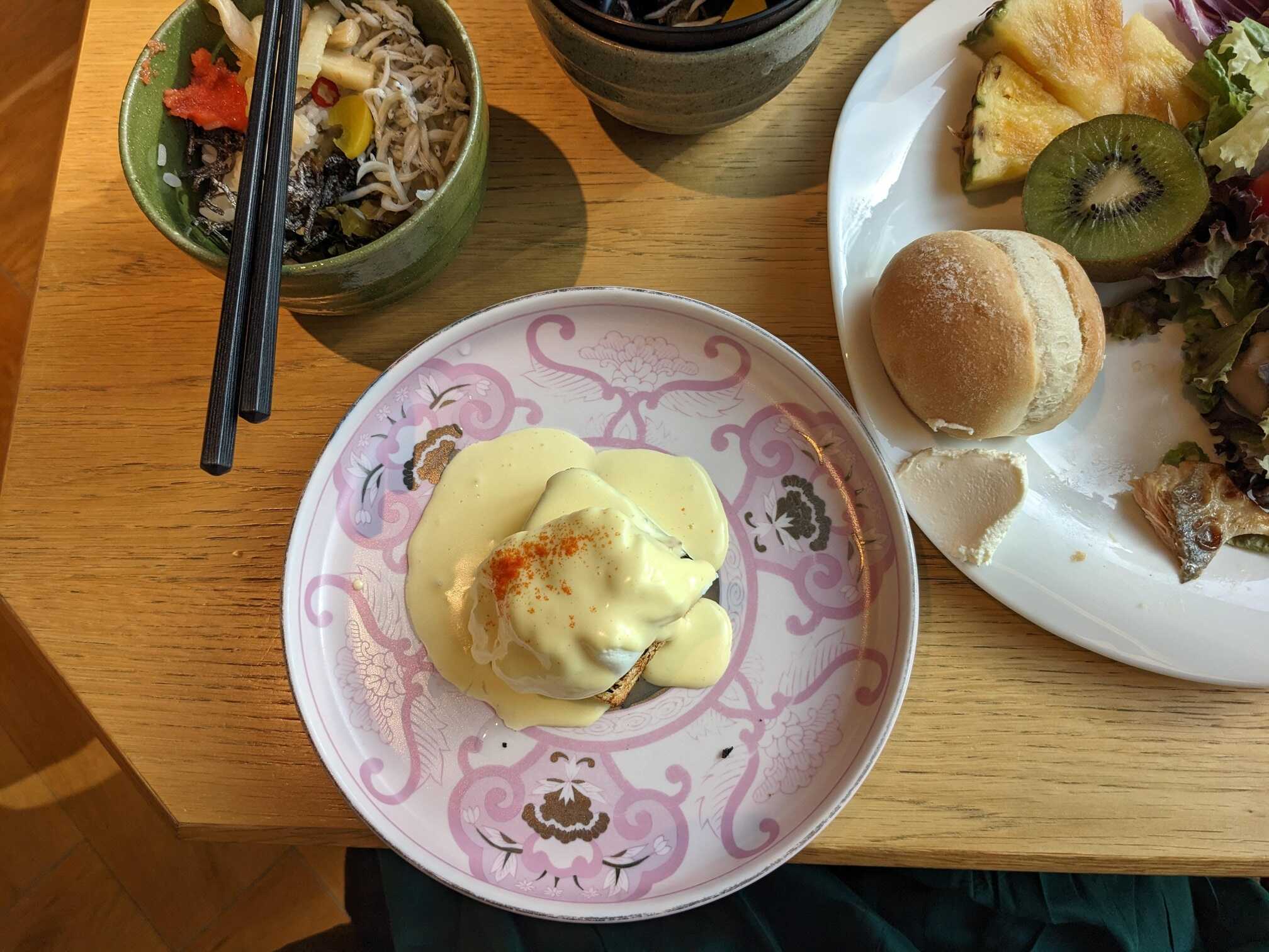 Mitsui breakfast benedict